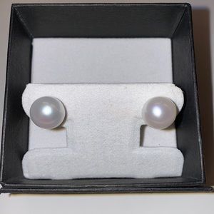 Pearl earrings